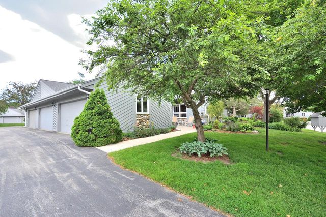 15651 W Ridge ROAD, New Berlin, WI 53151