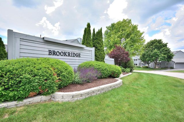 15651 W Ridge ROAD, New Berlin, WI 53151