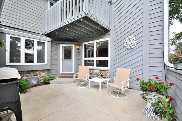 15651 W Ridge ROAD, New Berlin, WI 53151