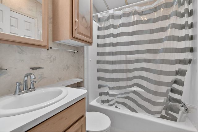 2 Largemouth Lane, Wilmington, IL 60481