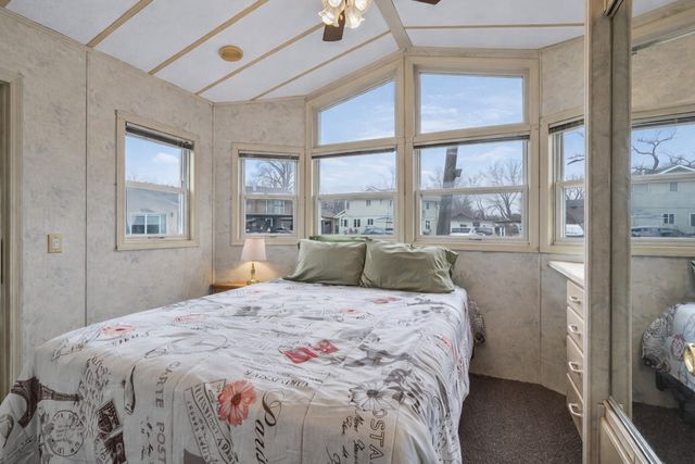 2 Largemouth Lane, Wilmington, IL 60481