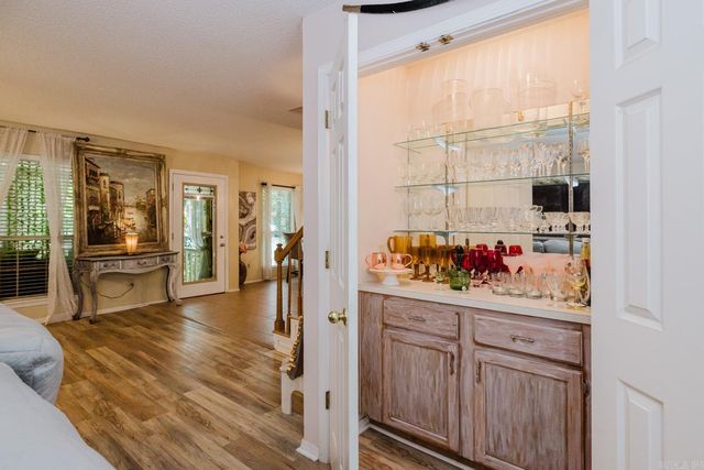 1307 River Oaks, Benton, AR 72019