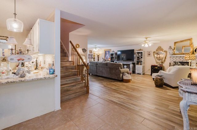 1307 River Oaks, Benton, AR 72019