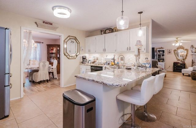 1307 River Oaks, Benton, AR 72019