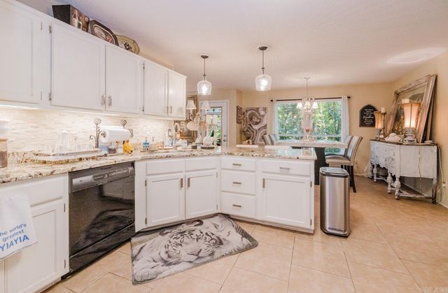 1307 River Oaks, Benton, AR 72019