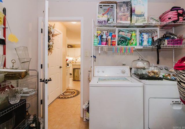 1307 River Oaks, Benton, AR 72019