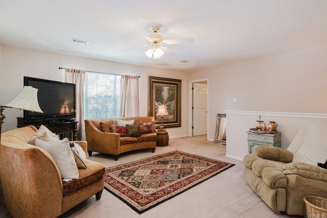 1307 River Oaks, Benton, AR 72019