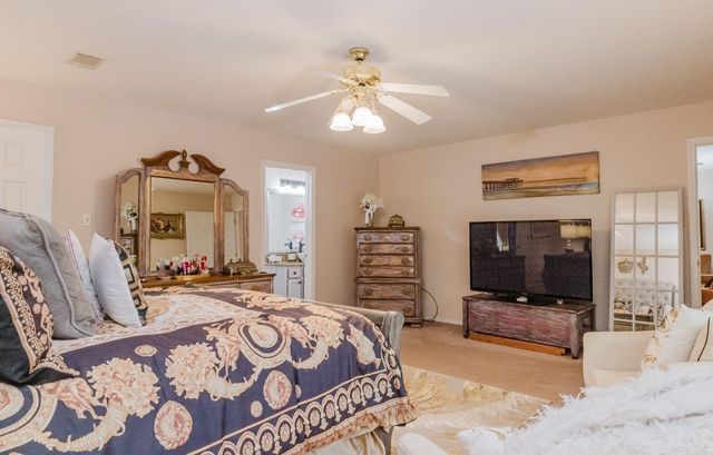 1307 River Oaks, Benton, AR 72019