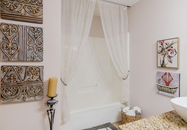 1307 River Oaks, Benton, AR 72019