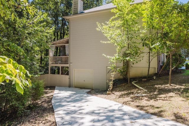 1307 River Oaks, Benton, AR 72019