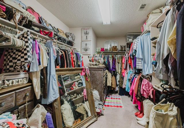 1307 River Oaks, Benton, AR 72019