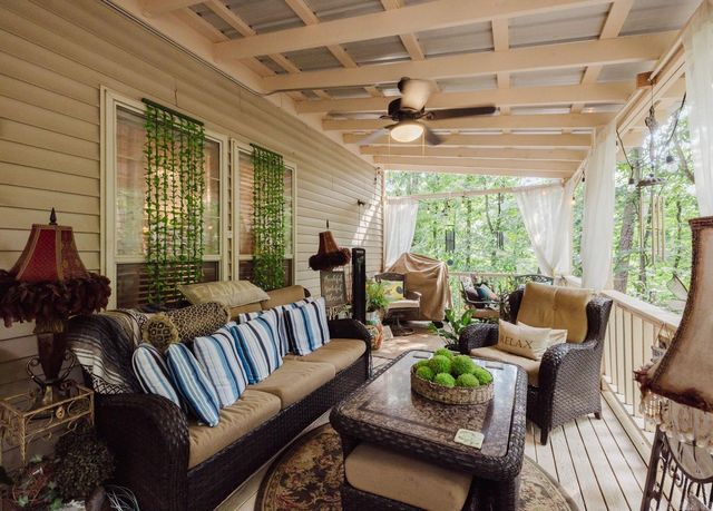 1307 River Oaks, Benton, AR 72019