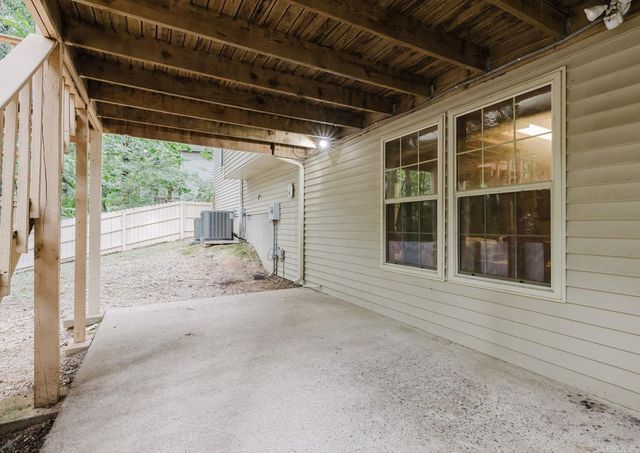 1307 River Oaks, Benton, AR 72019