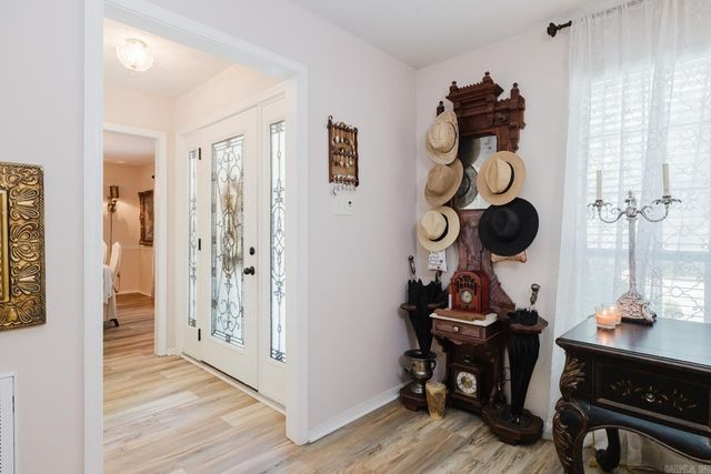 1307 River Oaks, Benton, AR 72019