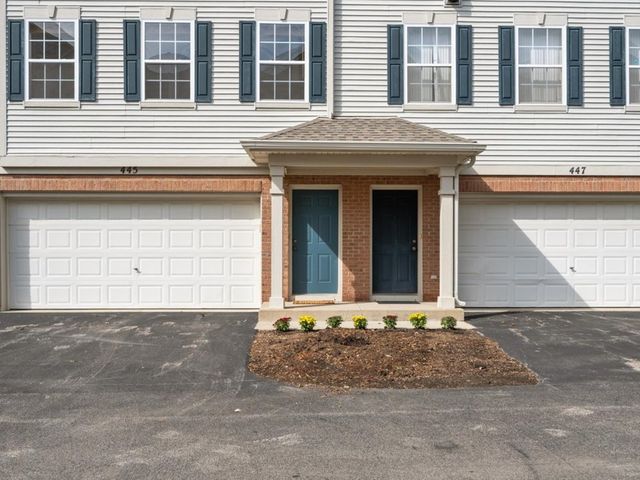 445 Evergreen Circle, Gilberts, IL 60136