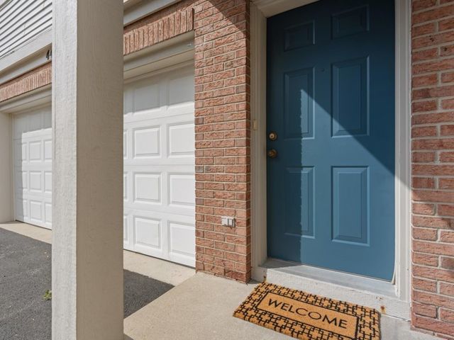 445 Evergreen Circle, Gilberts, IL 60136