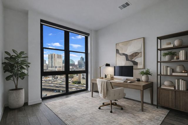 800 Embassy DR 606, Austin, TX 78702