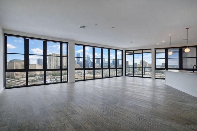 800 Embassy DR 606, Austin, TX 78702