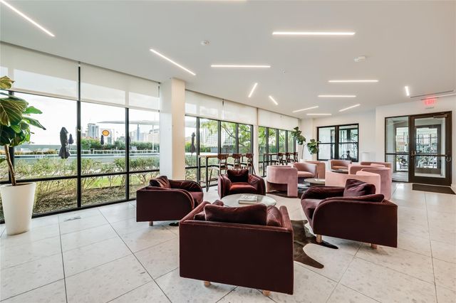 800 Embassy DR 606, Austin, TX 78702