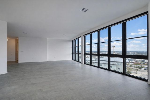 800 Embassy DR 606, Austin, TX 78702