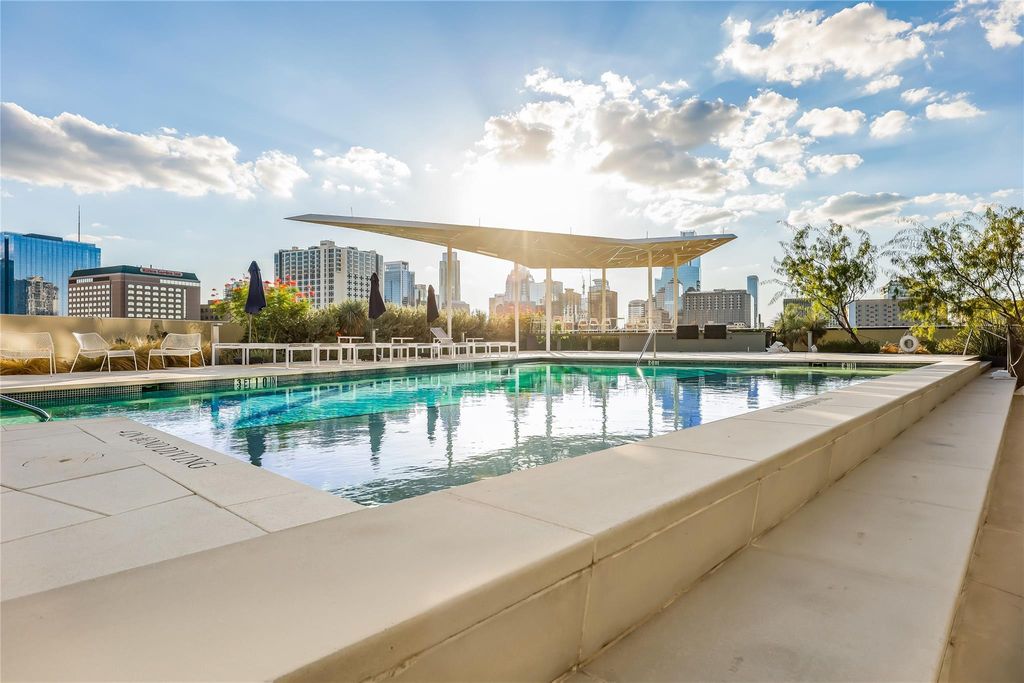 800 Embassy DR 606, Austin, TX 78702