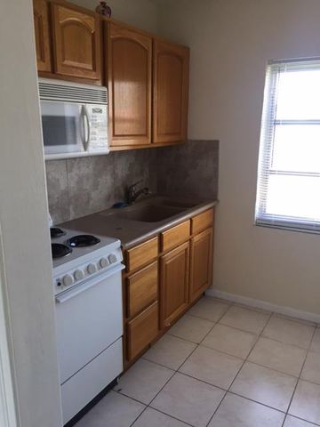 101 S Golfview Road 16, Lake Worth Beach, FL 33460