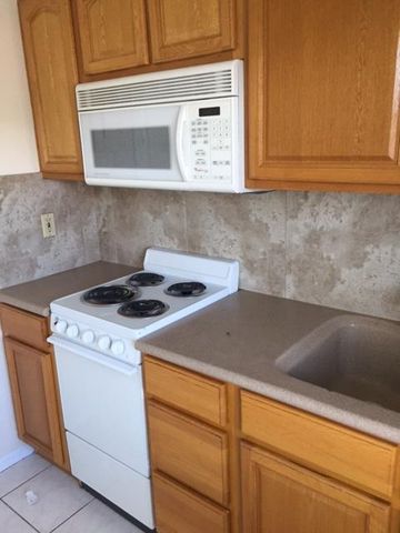 101 S Golfview Road 16, Lake Worth Beach, FL 33460