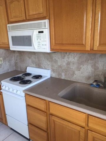 101 S Golfview Road 16, Lake Worth Beach, FL 33460