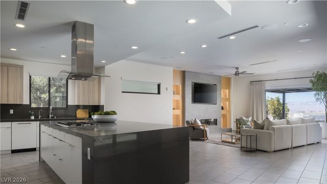 2192 Overlook Canyon Lane, Henderson, NV 89052