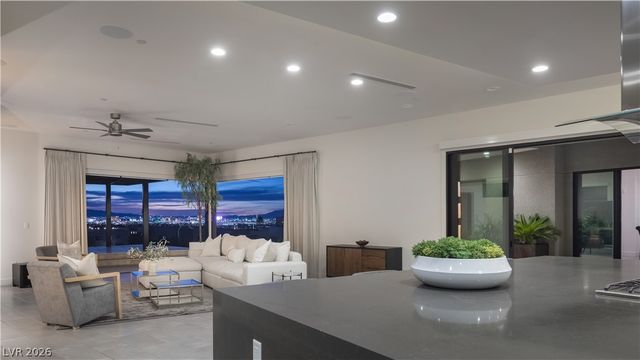 2192 Overlook Canyon Lane, Henderson, NV 89052