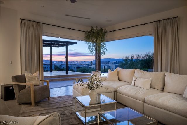 2192 Overlook Canyon Lane, Henderson, NV 89052