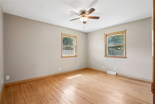 2750 Evelyn Dr SW, Cedar Rapids, IA 52404