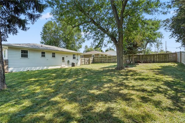 2750 Evelyn Dr SW, Cedar Rapids, IA 52404