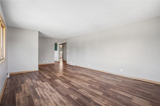 2750 Evelyn Dr SW, Cedar Rapids, IA 52404