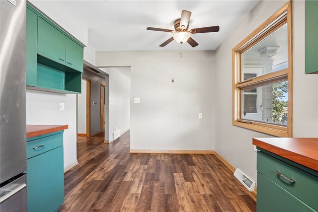 2750 Evelyn Dr SW, Cedar Rapids, IA 52404