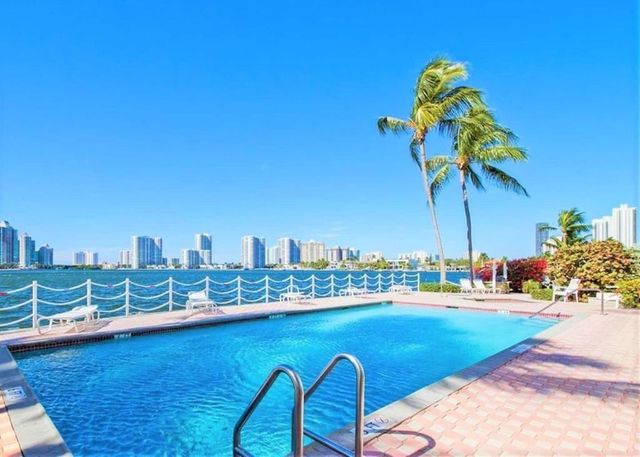 18260 N Bay Road 304, Sunny Isles Beach, FL 33160