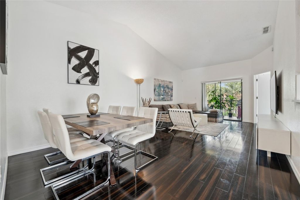 Image 18 of property listing at 7667 SUGAR BEND DRIVE 7667, Orlando, FL 32819