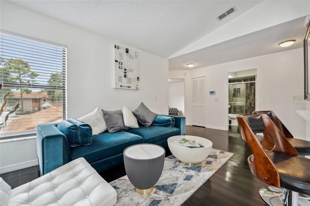Image 6 of property listing at 7667 SUGAR BEND DRIVE 7667, Orlando, FL 32819