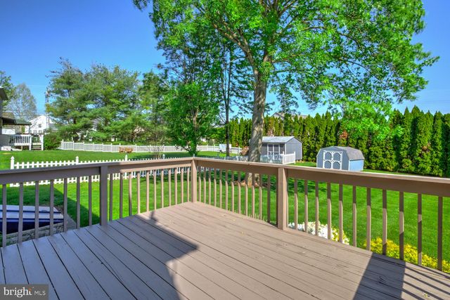 706 ROSEMONT DR, Lititz, PA 17543