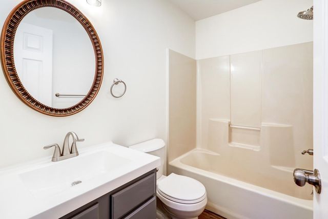 706 ROSEMONT DR, Lititz, PA 17543