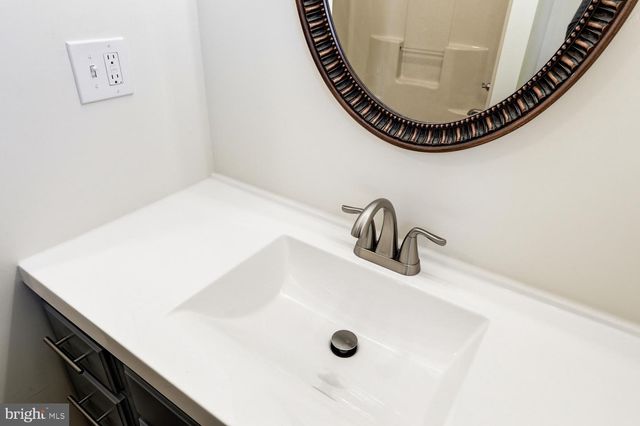 706 ROSEMONT DR, Lititz, PA 17543