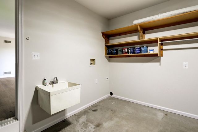 706 ROSEMONT DR, Lititz, PA 17543