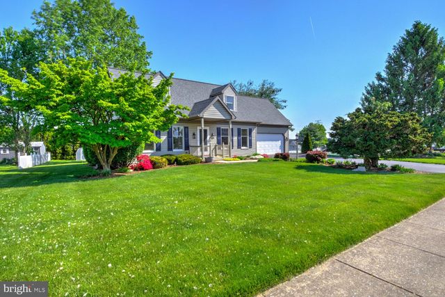 706 ROSEMONT DR, Lititz, PA 17543