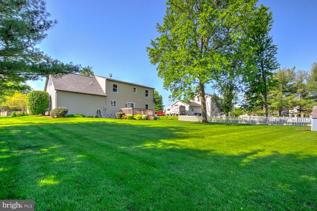 706 ROSEMONT DR, Lititz, PA 17543