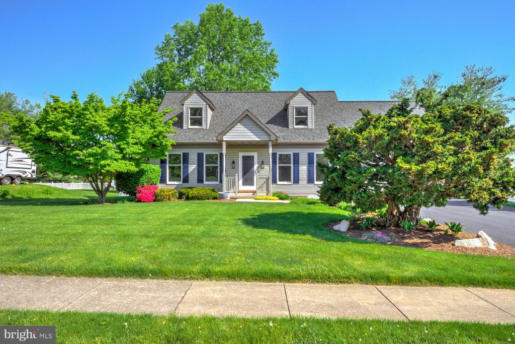 706 ROSEMONT DR, Lititz, PA 17543