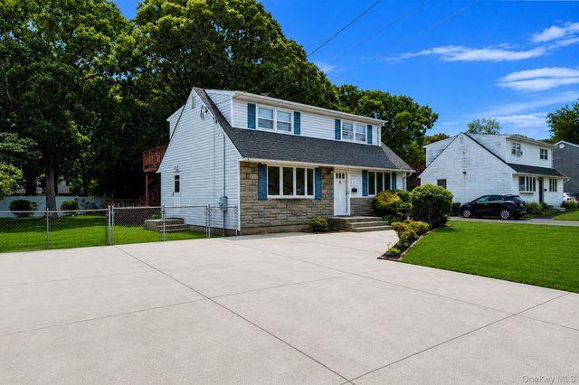 146 Dawn Drive, Centereach, NY 11720