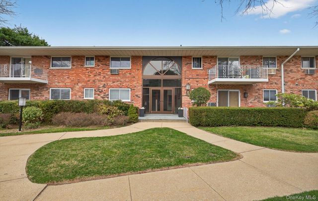1 Toms Point Lane 3C, Port Washington, NY 11050