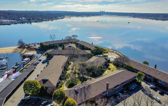 1 Toms Point Lane 3C, Port Washington, NY 11050