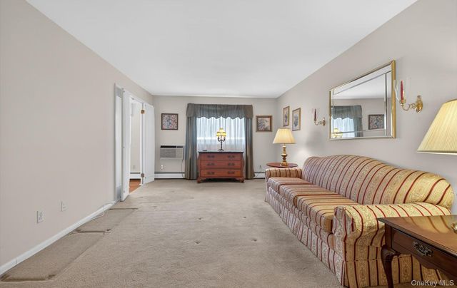 1 Toms Point Lane 3C, Port Washington, NY 11050