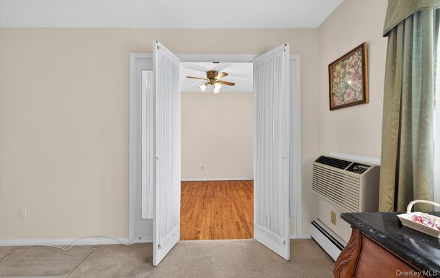 1 Toms Point Lane 3C, Port Washington, NY 11050